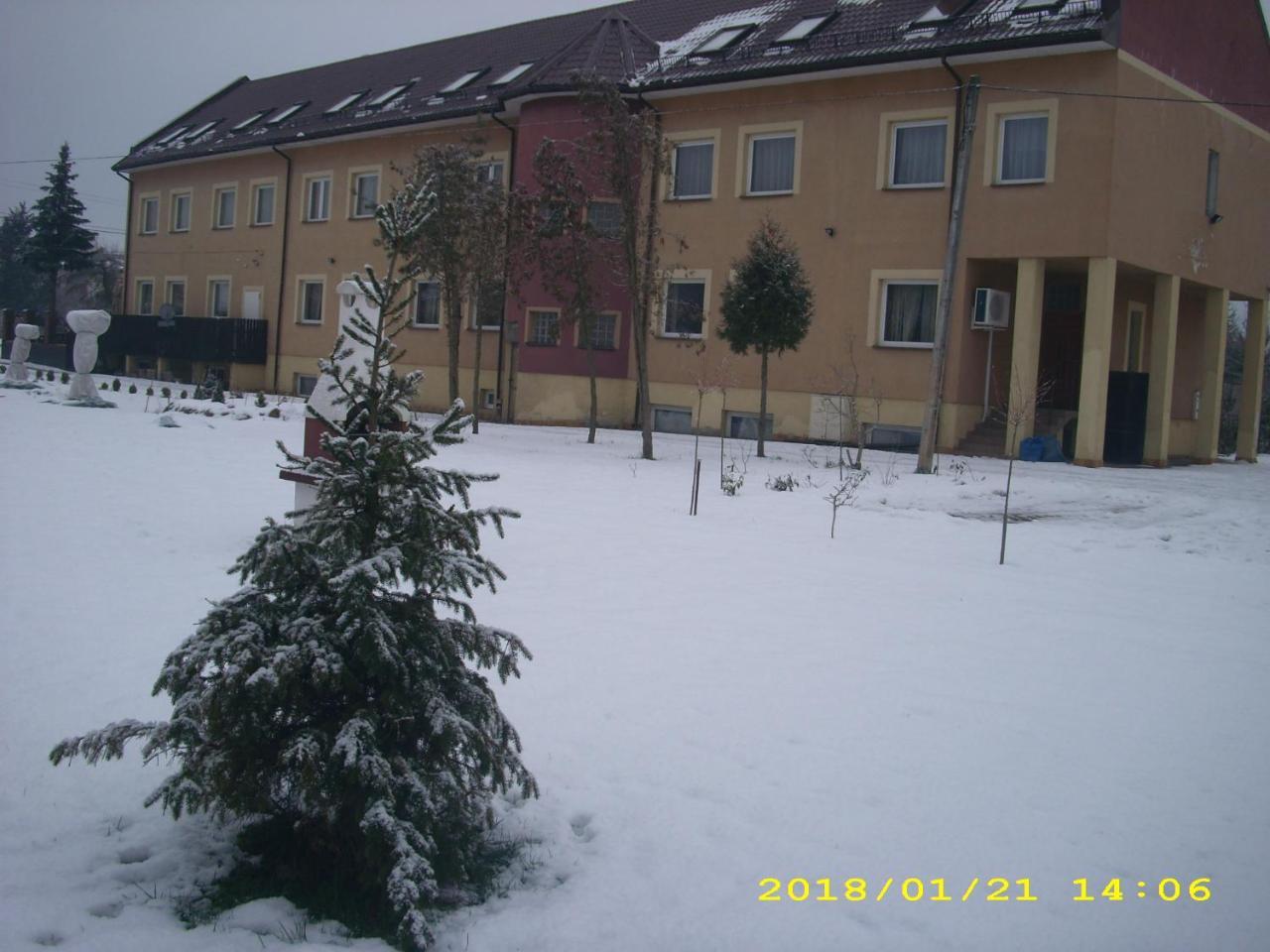 Zajazd Pulaskiego Konstancin-Jeziorna Exterior foto